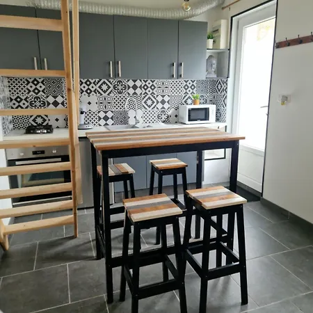 Jolie Maisonnette Avec Terrasse Et Emplacement Voiture A 200m De La * Berck