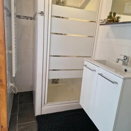 Jolie Maisonnette Avec Terrasse Et Emplacement Voiture A 200m De La * Berck